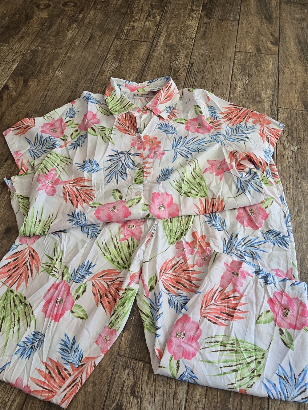 SunBay Cottons Women’s Tropical Floral Capris Set - White with Pink & Green
